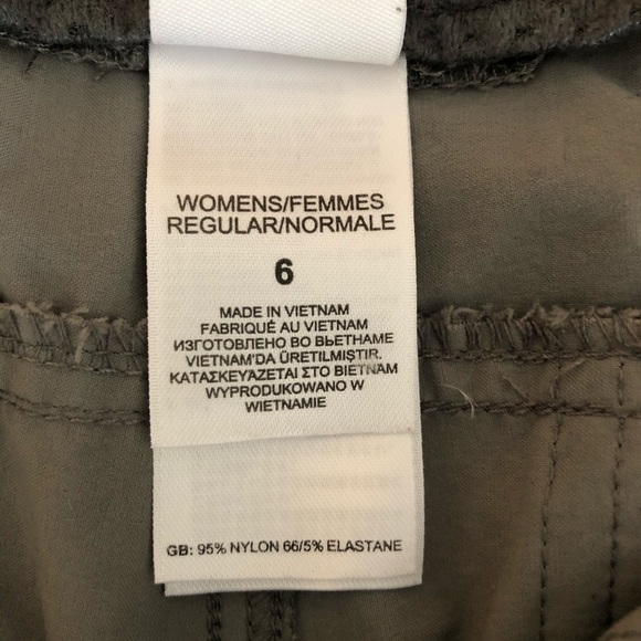 THE NORTH FACE Women’s Paramount Shorts 6 - Picture 9 of 11